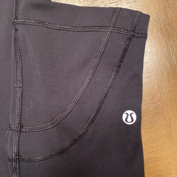 Lululemon cropped size 4 leggings - Picture 2 of 4